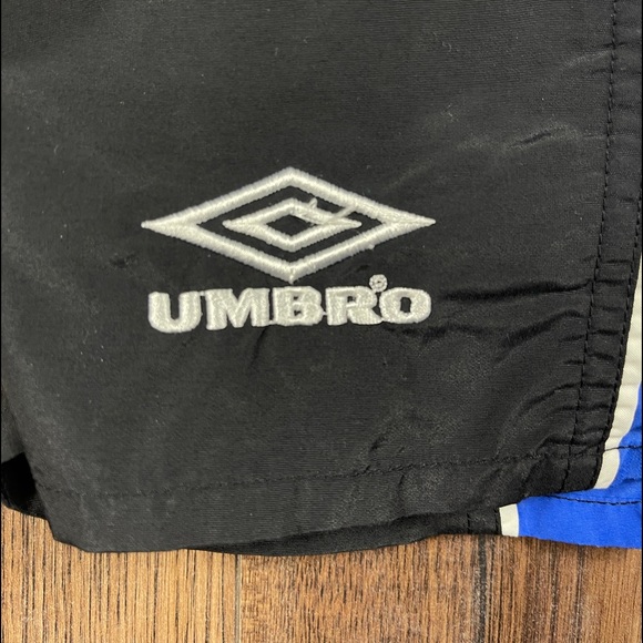 VINTAGE UMBRO SHORTS - Picture 5 of 5